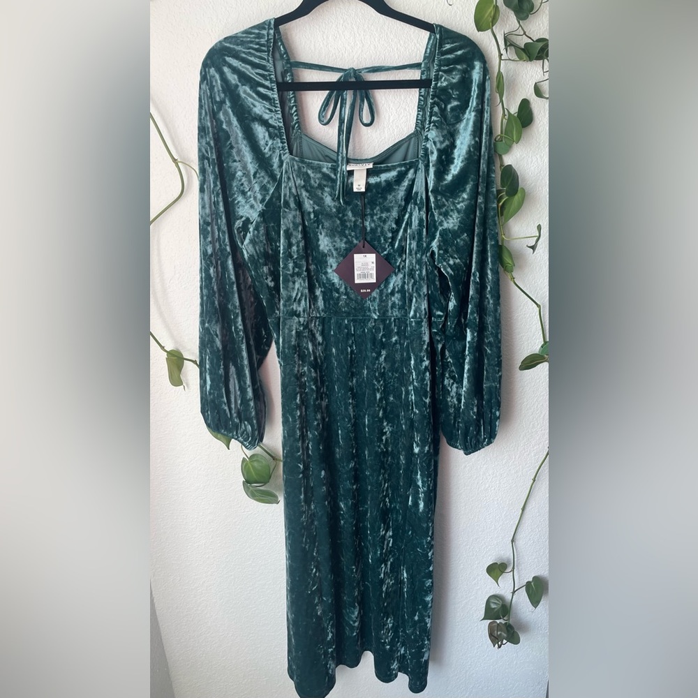 Target Ava & Vic green velvet dress